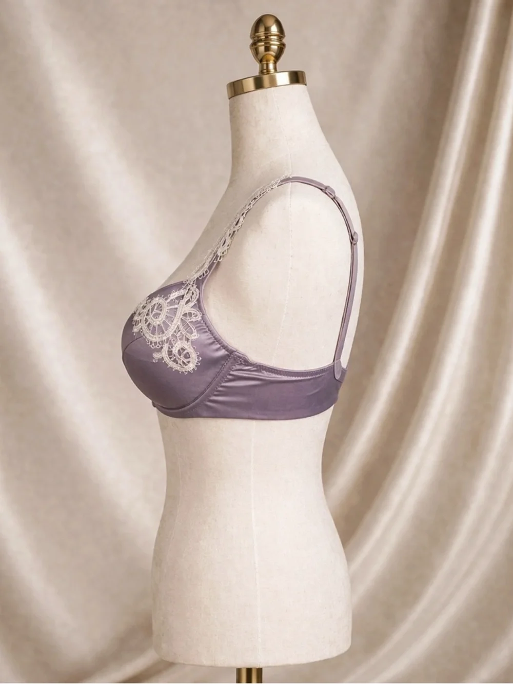 Masquerade harlequin amira